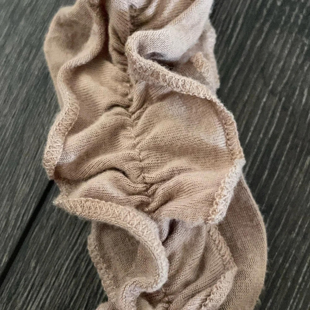 Cropped Ruffle Tank - Picture 3 of 4